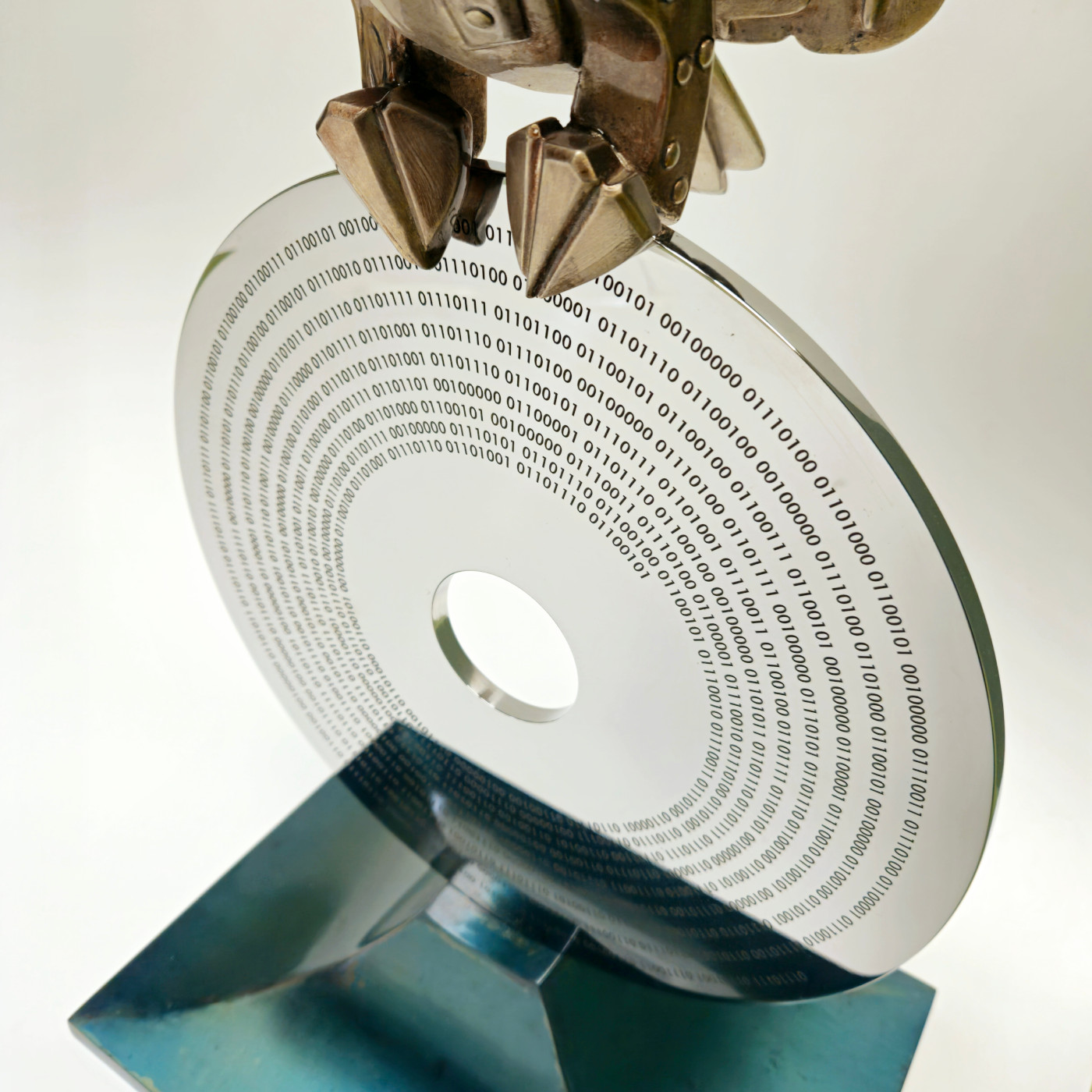 Sculpturen cyber owl detail