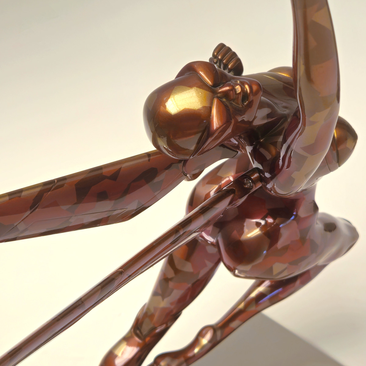 Sculpturen hand van god kleur 3